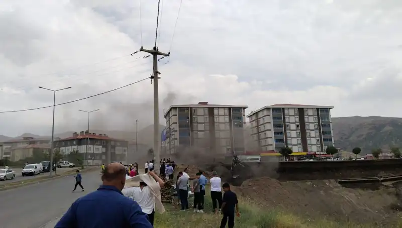 Bitlis'te Doğalgaz Hattında Şok Patlama: Can ve Mal Güvenliği Tehlikede