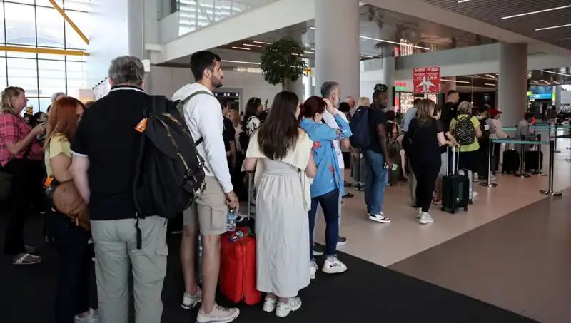 İstanbul Havalimanı'nda Bayramda Rekor Yoğunluk: 1.642 Uçuş Gerçekleştirilecek!