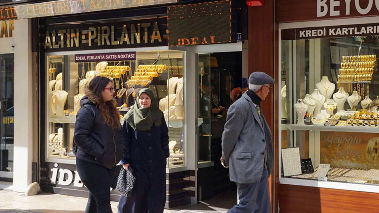 Altın Rezervlerindeki Artışın Sebebi: Kota Krizi Endişeleri