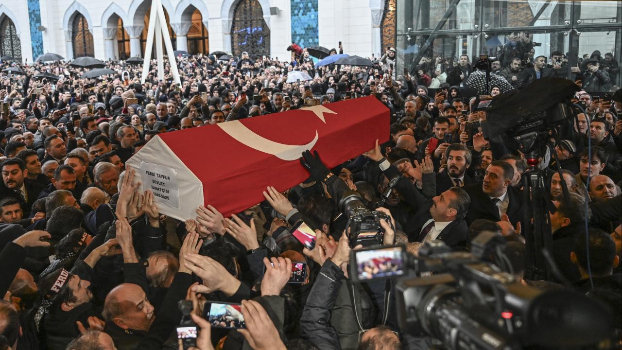 Türk Sinemasının Usta Sanatçısı Ferdi Tayfur'un Son Yolculuğu