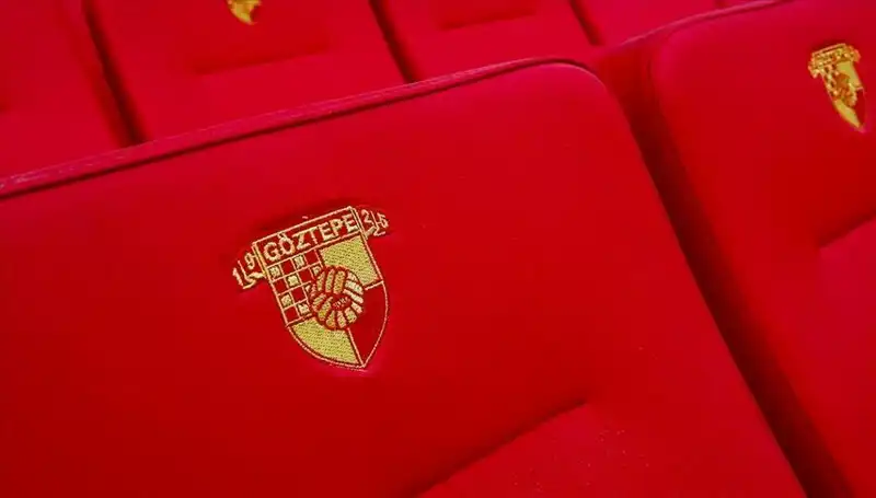 Göztepe, Genç Yıldızı Junior Olaitan ile Sözleşme İmzaladı
