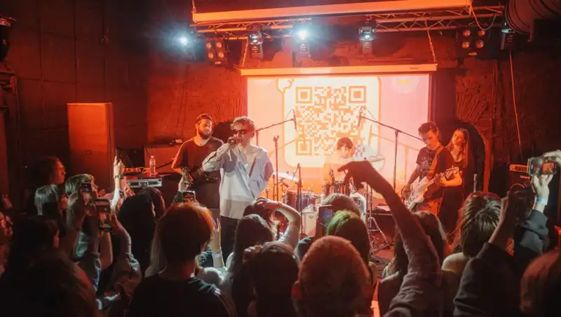 Savaşın Ortasında Sanat: Şehirdeki Konser ve Saldırı Çizgisi