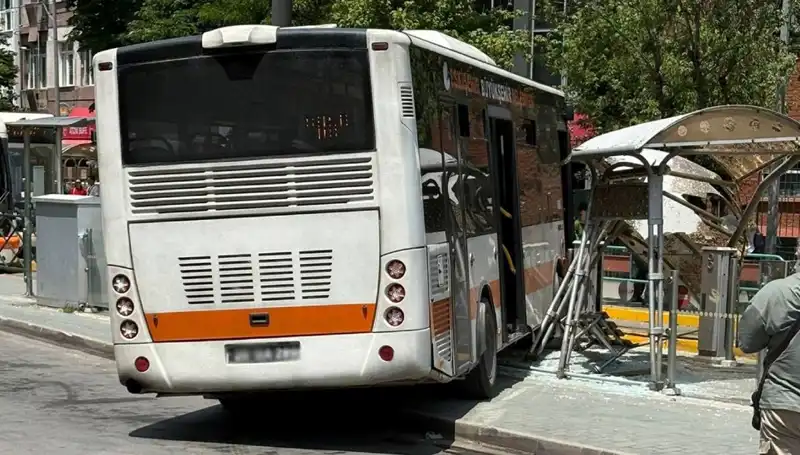 Belediye Otobüsü Tramvay Durağına Nasıl Daldı? Olayın Perde Arkası