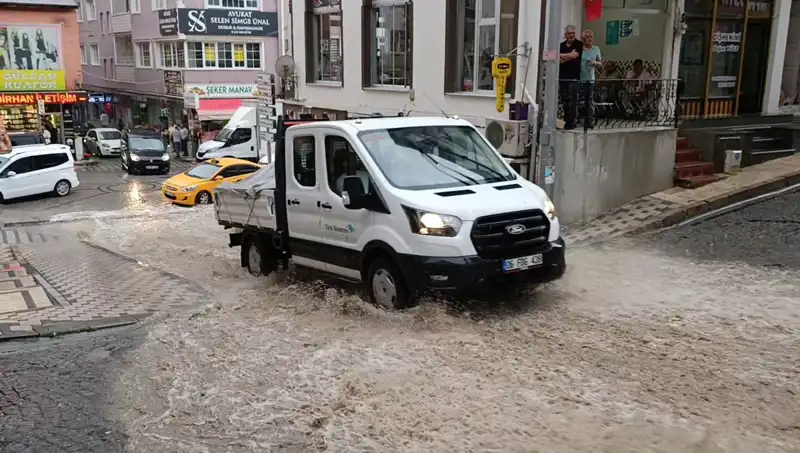 Aniden Bastıran Sağanak: Kentte Su Baskınlarına Neden Oldu