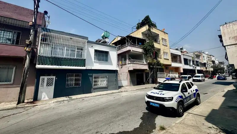 Silah Seslerinin Peşinden Giden Polisi Şok Eden Anne-Kız İkilisi: Ölüm Nedenleri Araştırılıyor