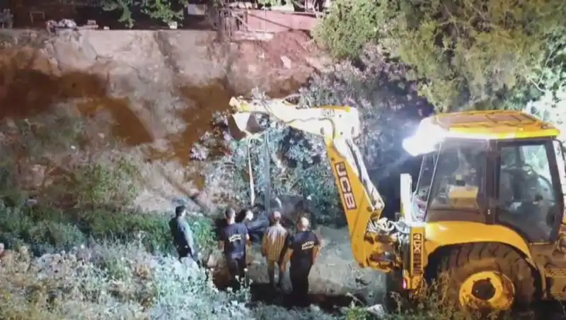 Hatay'da İneğin Kurtarılması İçin Gerçekleştirilen Dramatik Operasyon