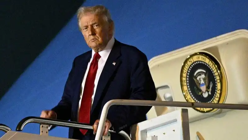 Katar'dan Trump'a Ulaşan 400 Milyon Dolarlık Lüks Jet Gizemini Koruyor