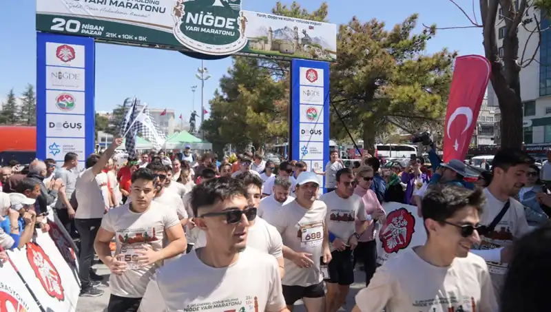 Niğde Yarı Maratonu'nda Kıyasıya Mücadele: 518 Sporcu Start Aldı