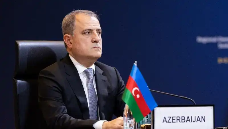 Azerbaycan ve Ermenistan'dan Tarihi Anlaşma: Barışa Giden Yol Açıldı!