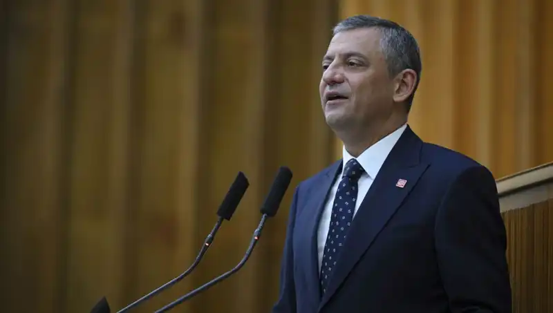 Özel’den CHP Kurultay Davasına Sert Tepki: Siyasi İklim Nasıl Etkilenecek?
