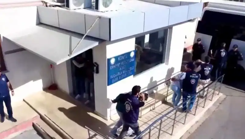 Türkiye Genelinde Dev Dolandırıcılık Operasyonunda 13 Kişi Tutuklandı