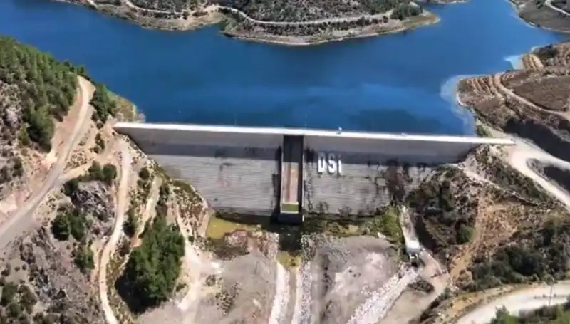 Çeşme'nin Su Hasreti Son Buluyor: Yeni Proje İle Kesintiler Tamamlanıyor