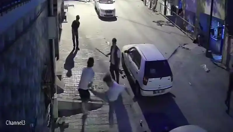 Başakşehir'de Taşlı Sopalı Kavga: Gergin Anlar ve Sıcak Gelişmeler