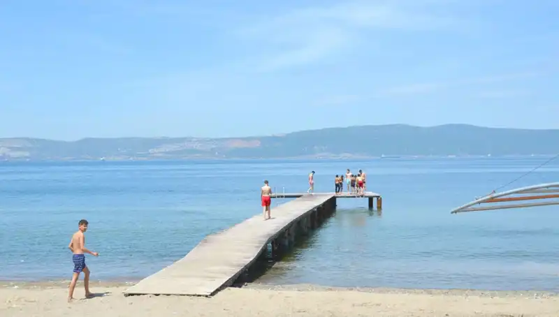 Sıcak Hava Dalgası, Kınık’ta Denize Girmeyi Cazip Hale Getirdi!