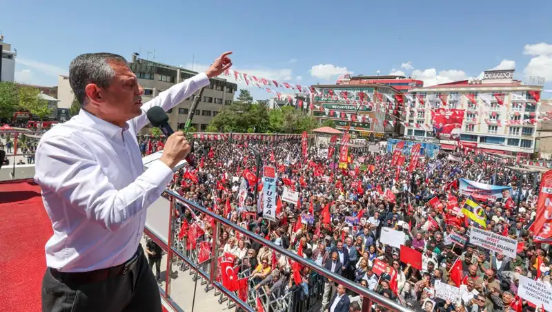 Özgür Özel: "Örgütün Silah Bırakma Kararını Sonuna Kadar Destekliyoruz!"
