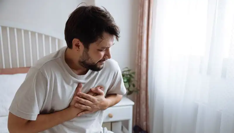 Sabahları Beliren Bu Belirti, Kalp Hastalığının Habercisi Olabilir!