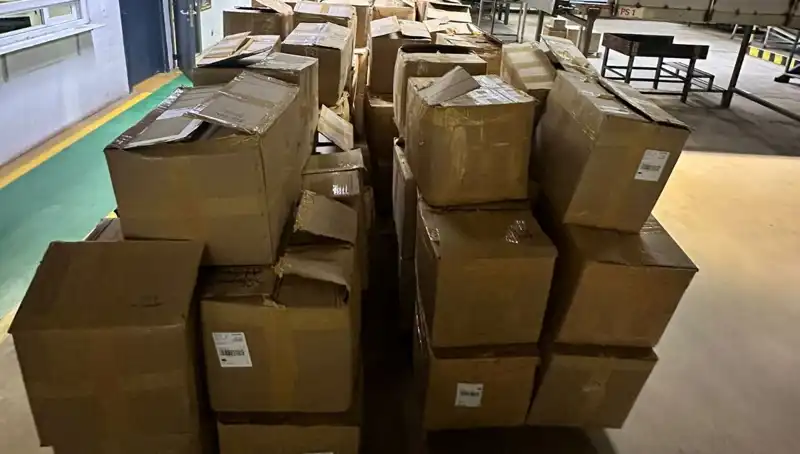 Kargo Şirketinin Deposunda Dev Kaçak Tütün Operasyonu!