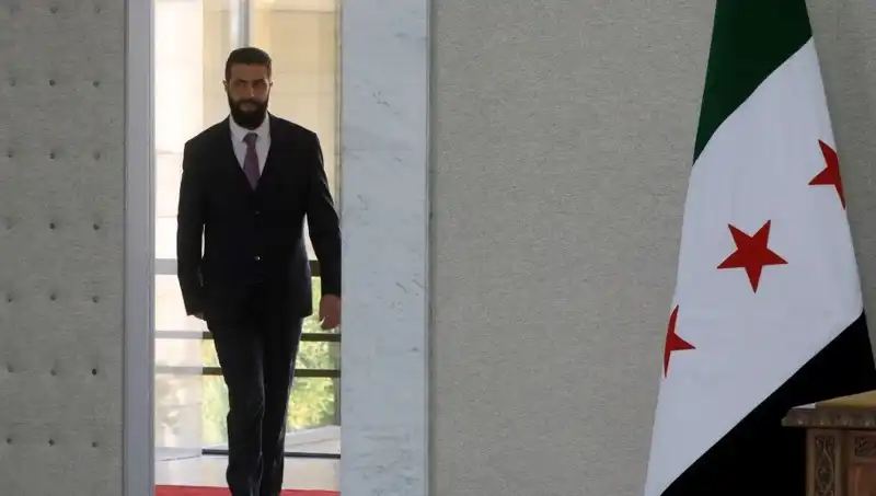Paris Zirvesi'nde Fransa, Suriye'nin Yeniden İnşası İçin Destek Verecek