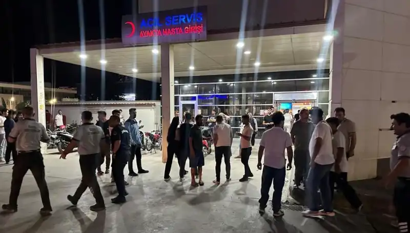 Acil Servis Önünde Tekme Tokat Kavga: Hastalar Şokta!
